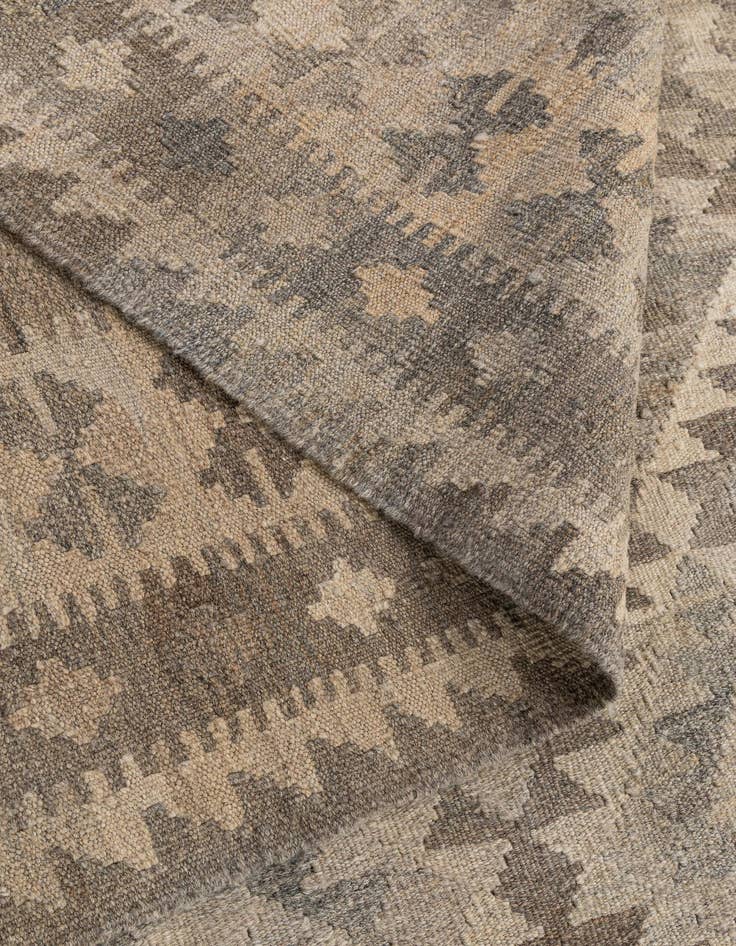 Detail image of  6' 7 x 9' 11  Hand Woven Kilim Maymana Wool Rug