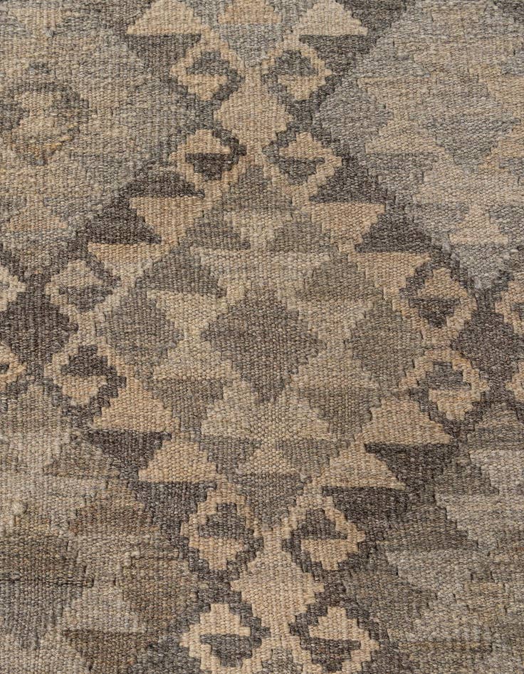 Detail image of  6' 8 x 9' 9  Hand Woven Kilim Maymana Wool Rug