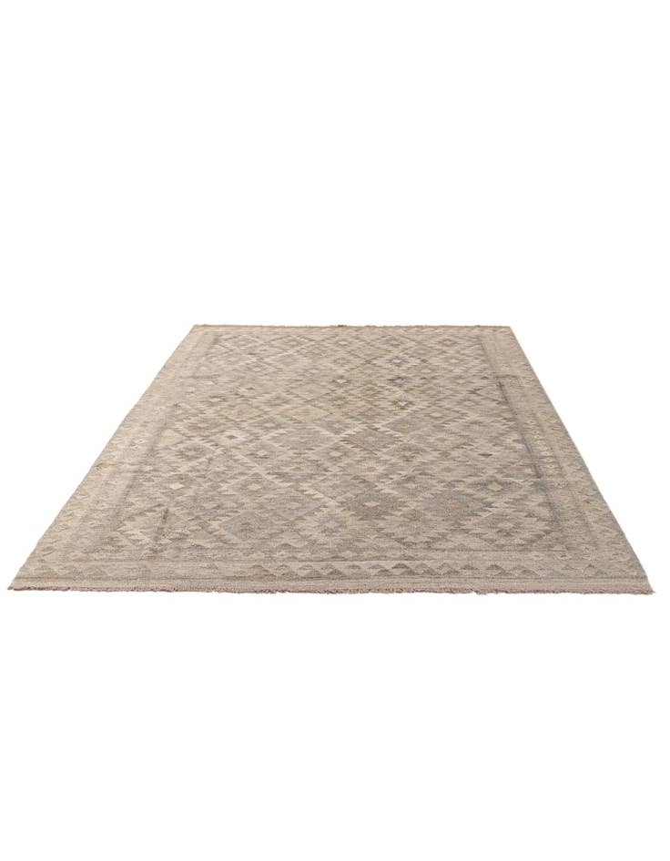 Detail image of  6' 6 x 9' 10  Hand Woven Kilim Maymana Wool Rug