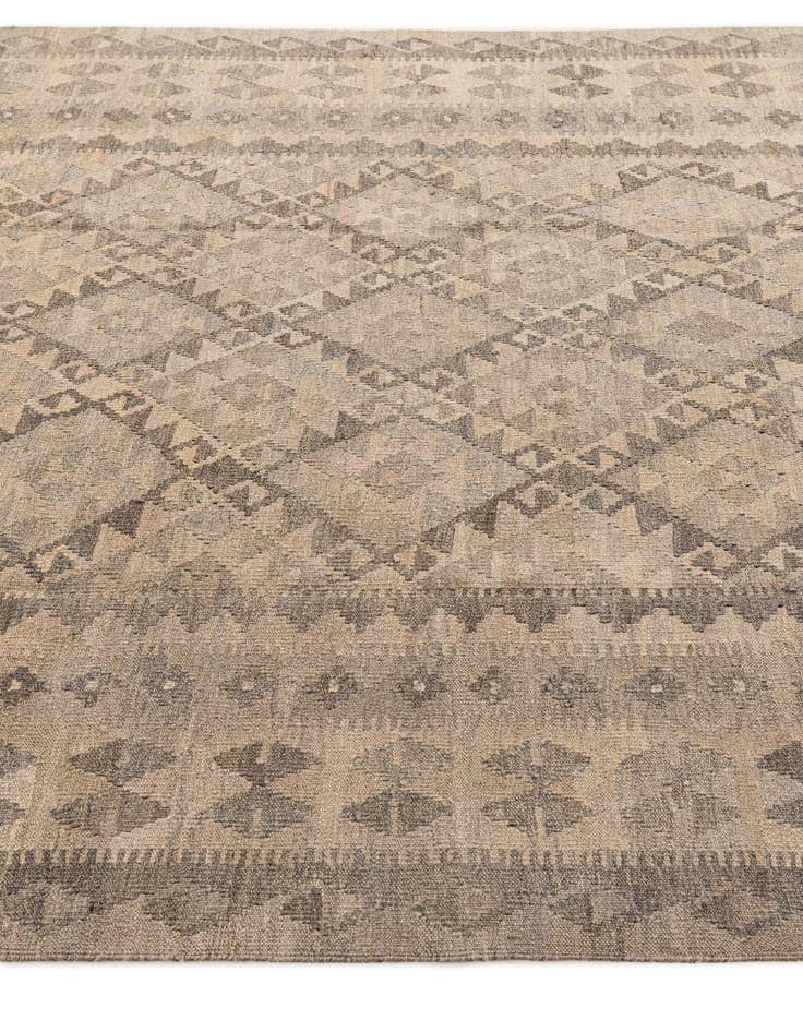 Detail image of  6' 6 x 9' 10  Hand Woven Kilim Maymana Wool Rug