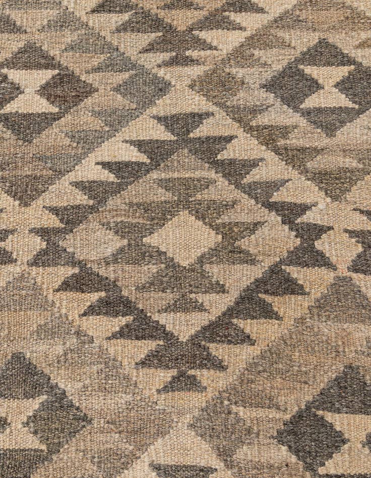 Detail image of  6' 9 x 9' 11  Hand Woven Kilim Maymana Wool Rug