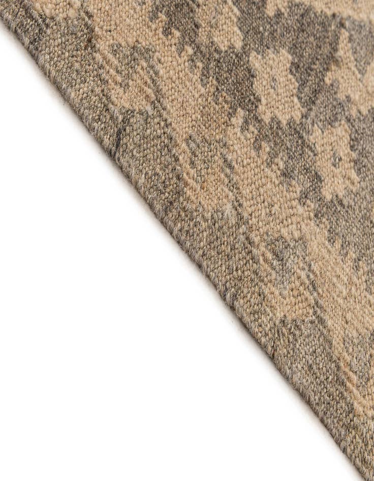 Detail image of  6' 6 x 9' 9  Hand Woven Kilim Maymana Wool Rug
