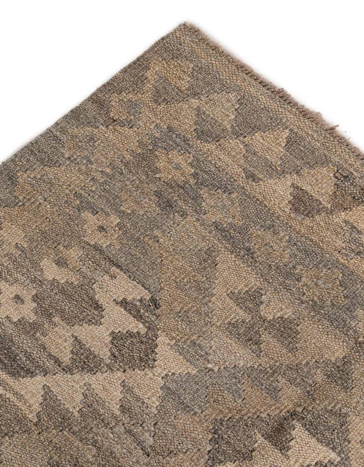 Detail image of  6' 6 x 9' 9  Hand Woven Kilim Maymana Wool Rug