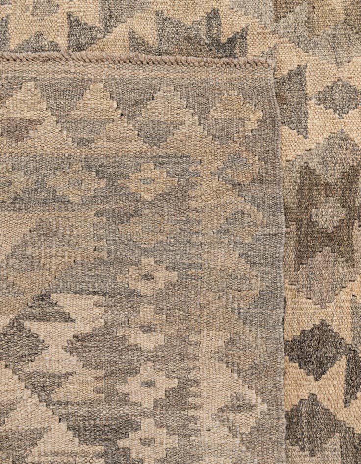 Detail image of  6' 6 x 9' 9  Hand Woven Kilim Maymana Wool Rug