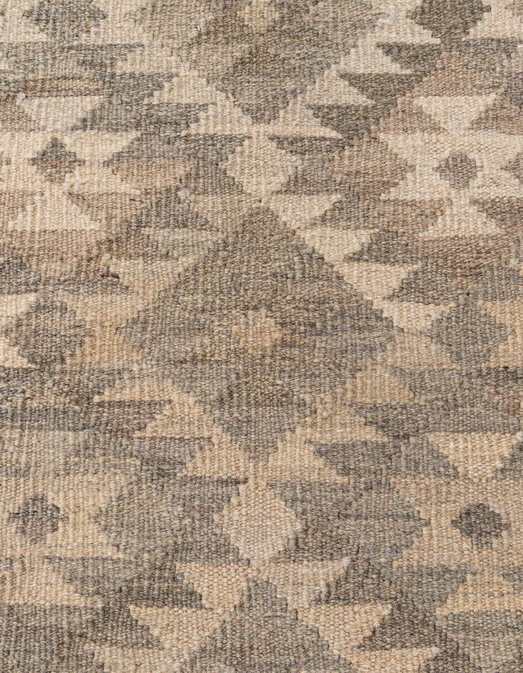 Detail image of  6' 6 x 9' 9  Hand Woven Kilim Maymana Wool Rug