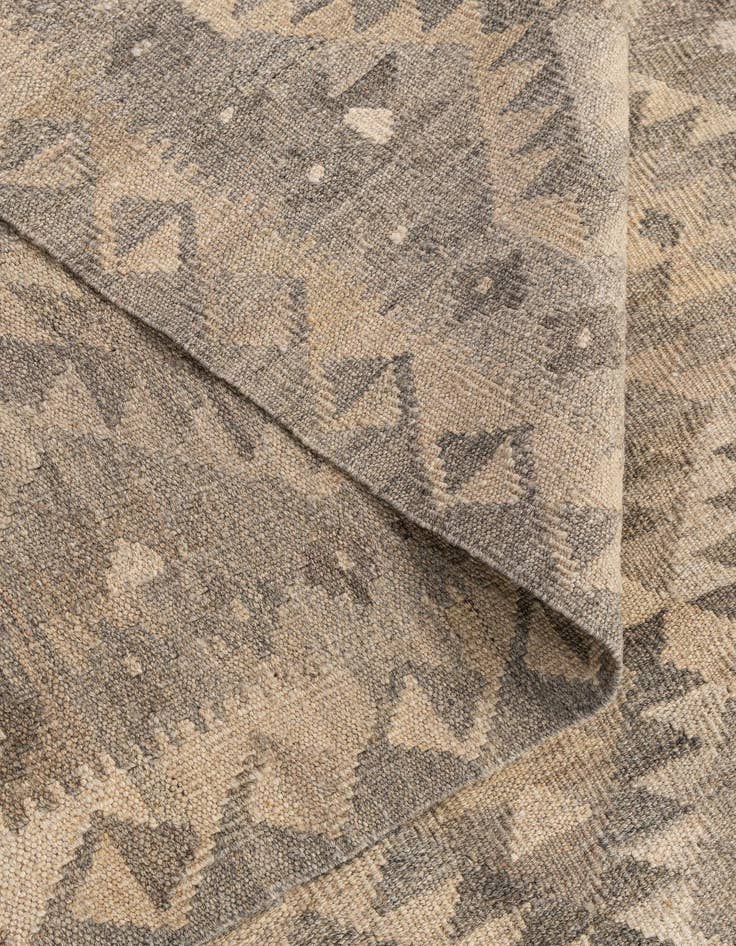 Detail image of  6' 6 x 9' 9  Hand Woven Kilim Maymana Wool Rug