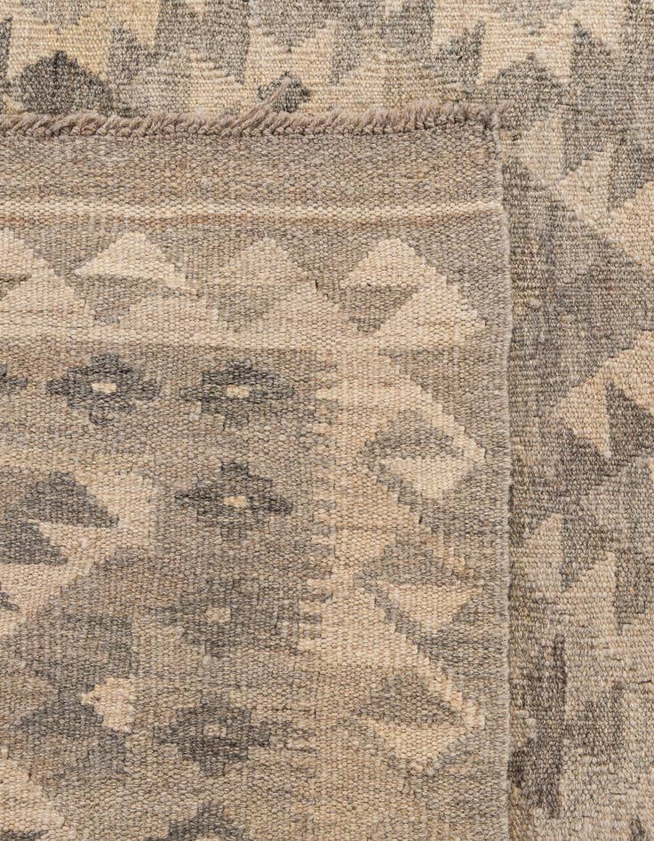 Detail image of  6' 6 x 9' 9  Hand Woven Kilim Maymana Wool Rug