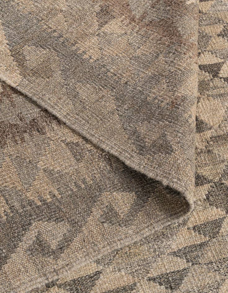 Detail image of  6' 7 x 9' 9  Hand Woven Kilim Maymana Wool Rug