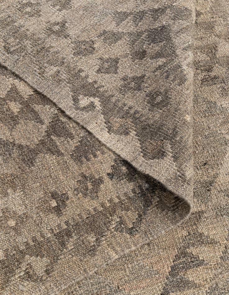 Detail image of  6' 6 x 9' 11  Hand Woven Kilim Maymana Wool Rug