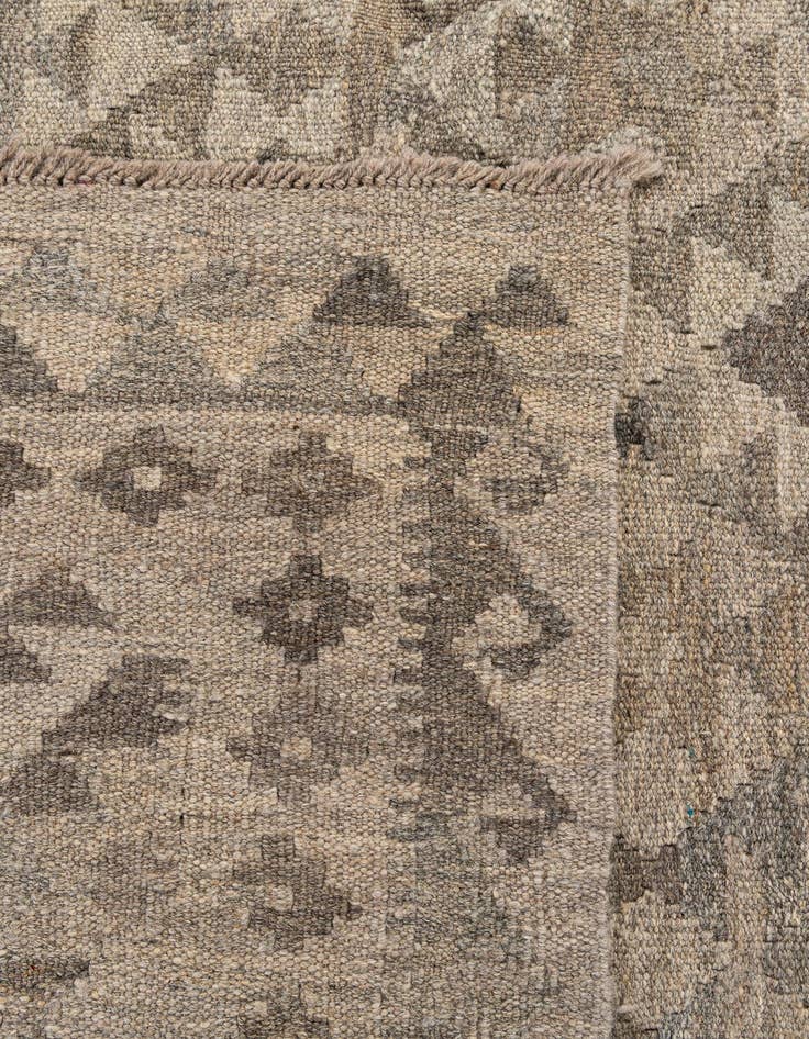 Detail image of  6' 6 x 9' 11  Hand Woven Kilim Maymana Wool Rug