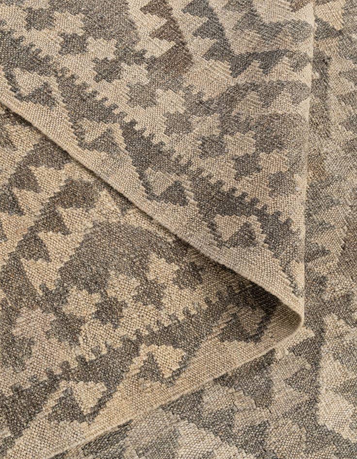 Detail image of  6' 9 x 10' 2  Hand Woven Kilim Maymana Wool Rug