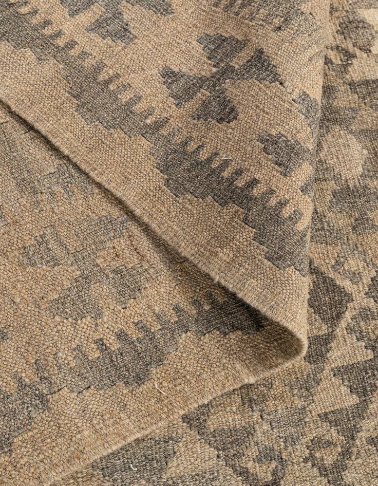 Detail image of  6' 8 x 10' 3  Hand Woven Kilim Maymana Wool Rug