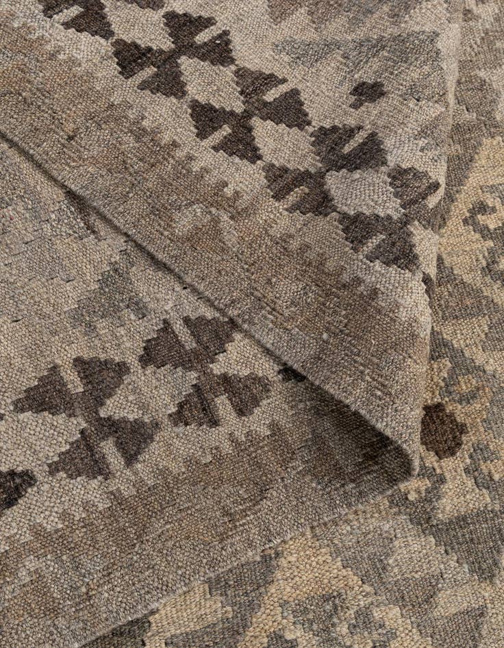 Detail image of  6' 6 x 10'  Hand Woven Kilim Maymana Wool Rug
