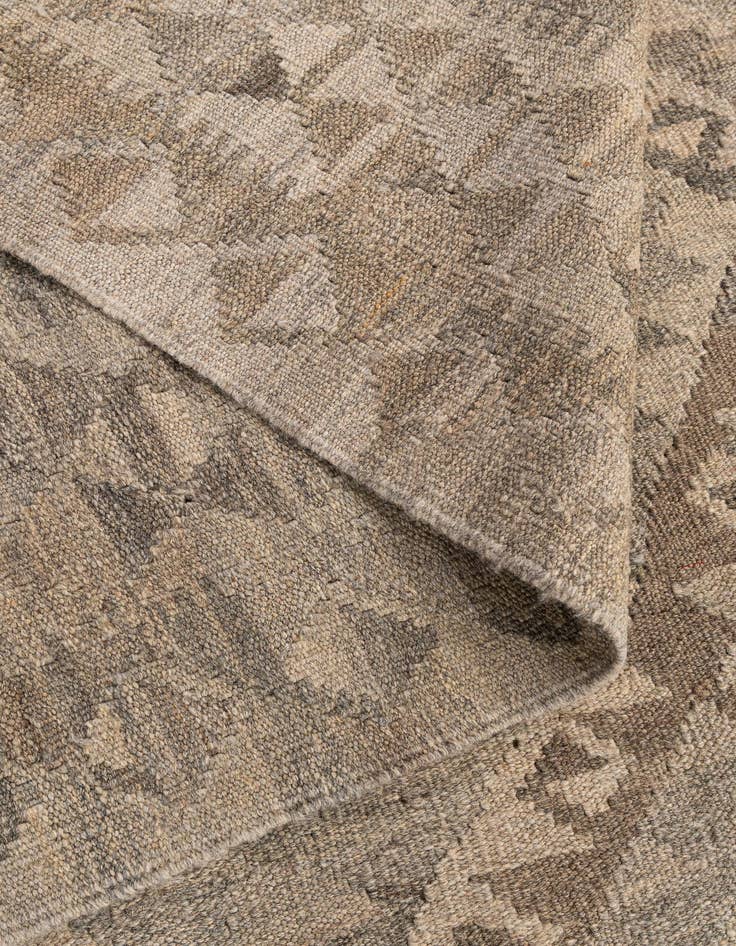 Detail image of  6' 8 x 10'  Hand Woven Kilim Maymana Wool Rug