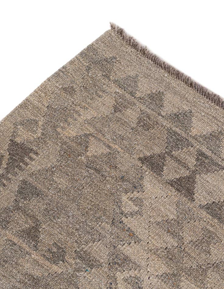 Detail image of  6' 10 x 9' 5  Hand Woven Kilim Maymana Wool Rug