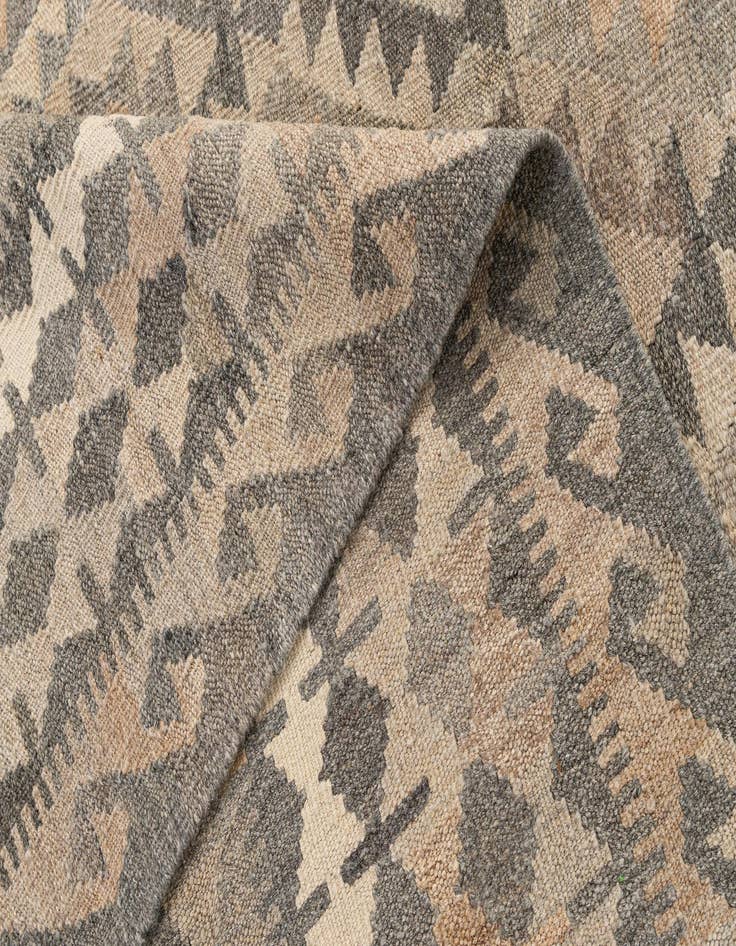 Detail image of  7' 1 x 9' 8  Hand Woven Kilim Maymana Wool Rug