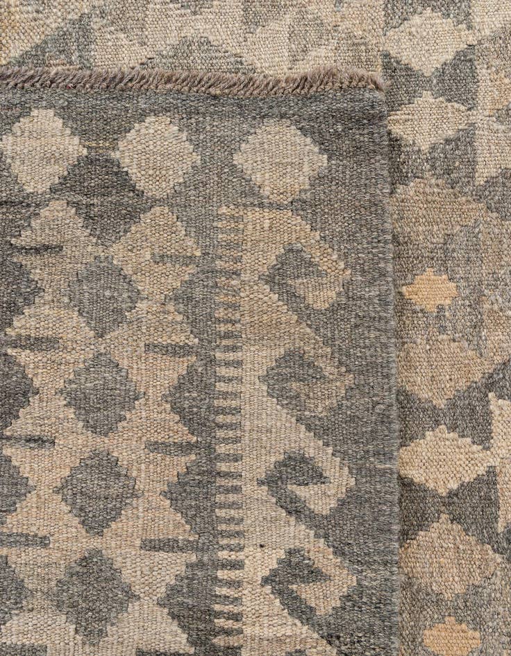 Detail image of  7' 1 x 9' 8  Hand Woven Kilim Maymana Wool Rug