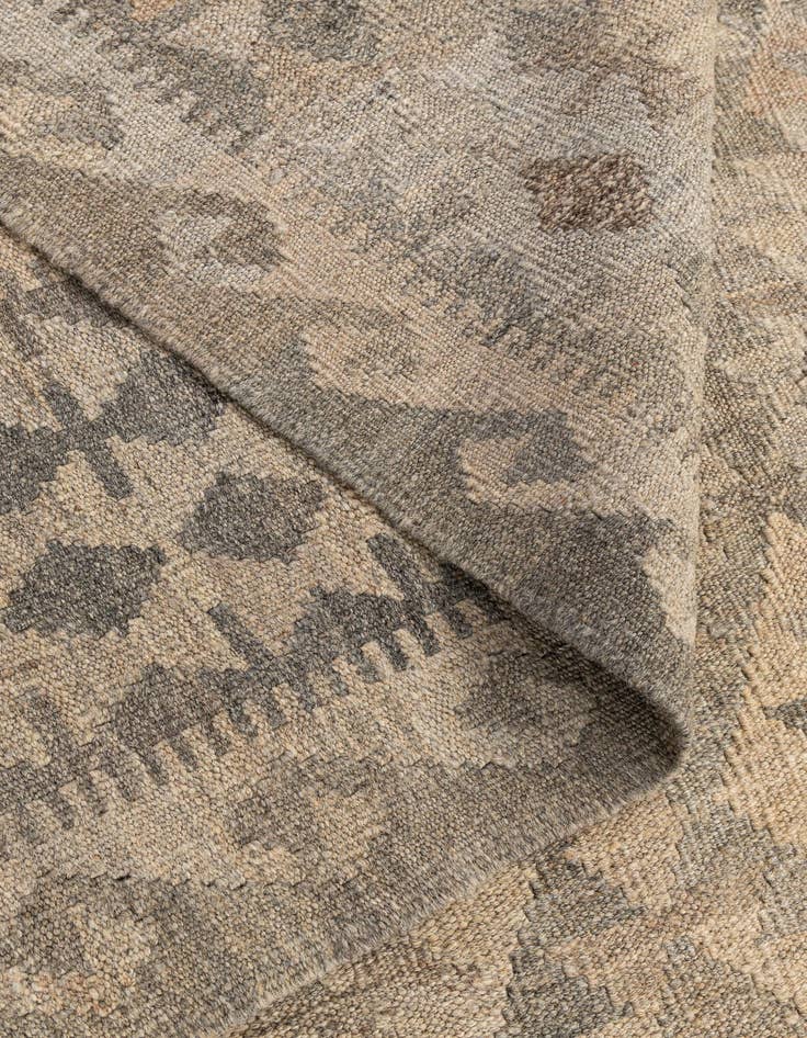 Detail image of  6' 11 x 9' 7  Hand Woven Kilim Maymana Wool Rug