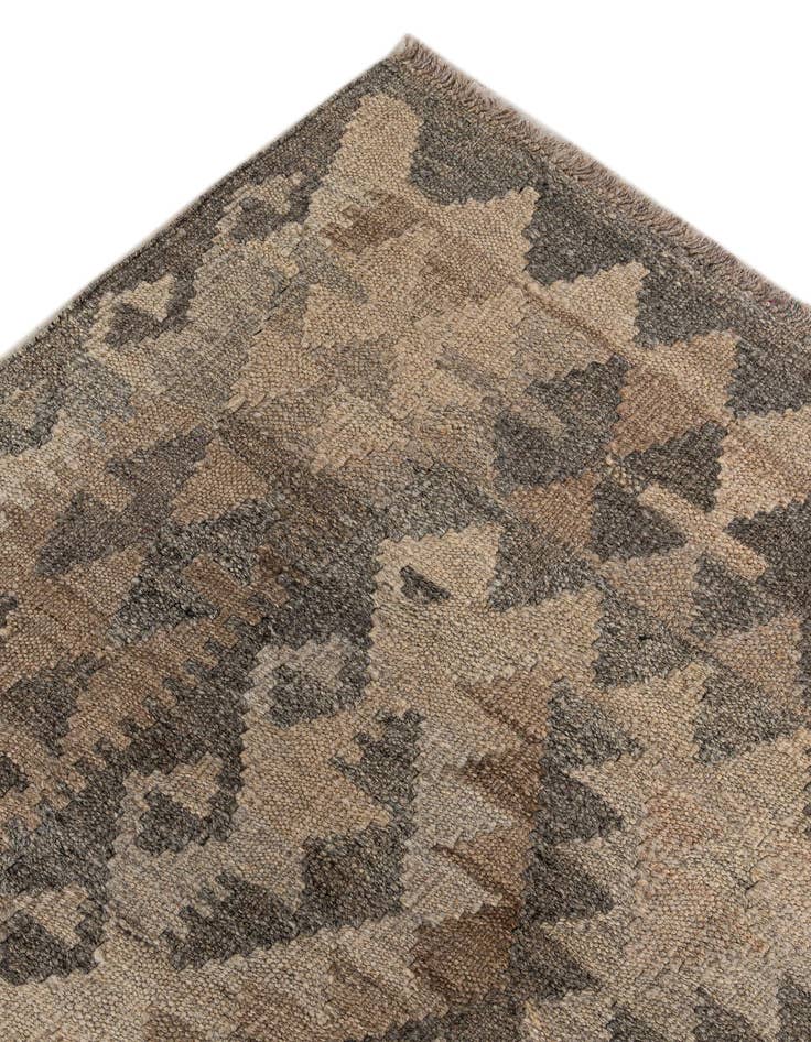 Detail image of  6' 11 x 9' 7  Hand Woven Kilim Maymana Wool Rug