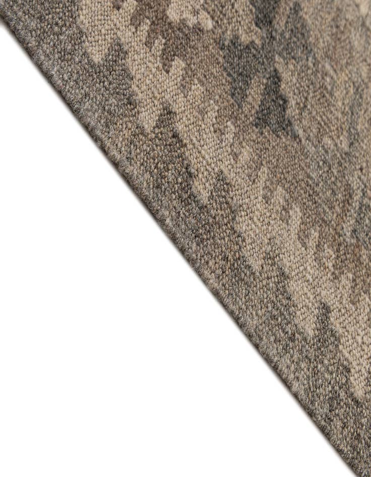 Detail image of  6' 11 x 9' 8  Hand Woven Kilim Maymana Wool Rug