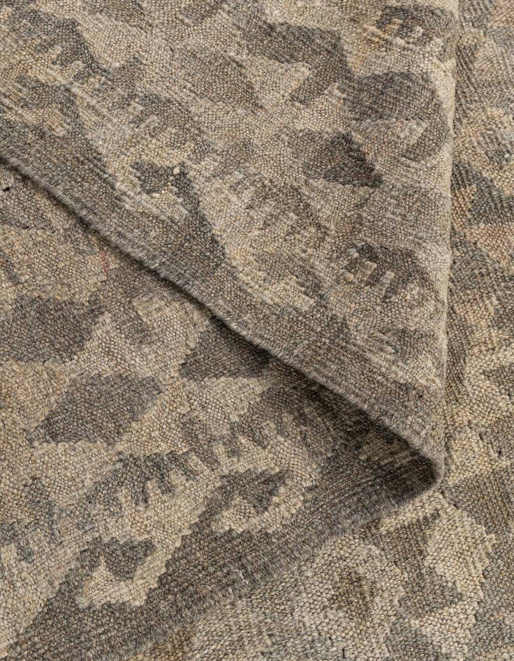 Detail image of  6' 11 x 9' 8  Hand Woven Kilim Maymana Wool Rug