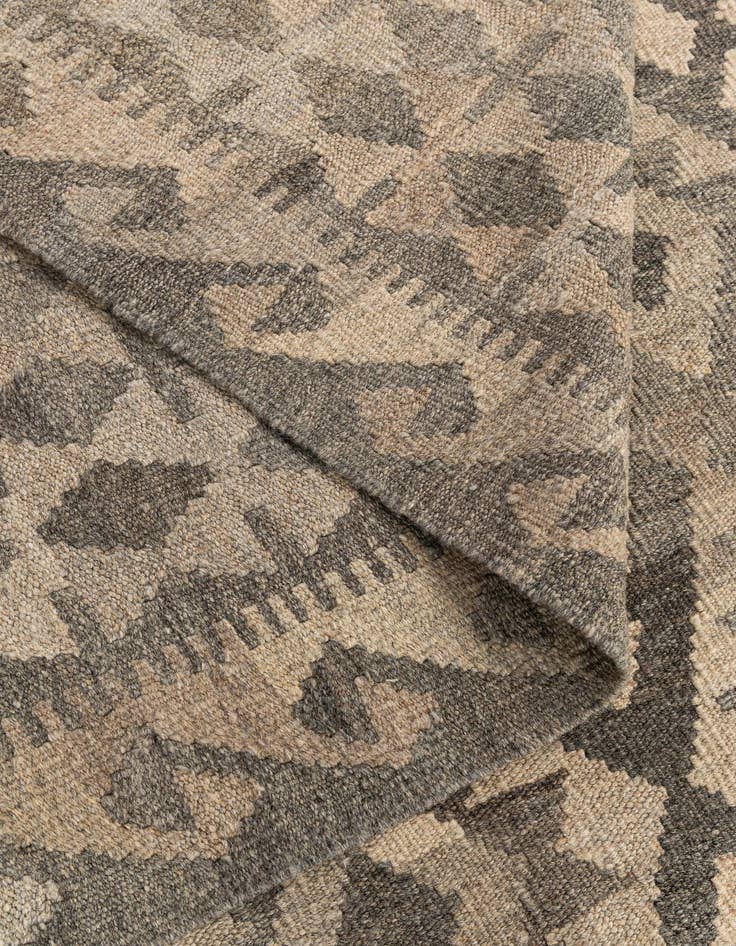 Detail image of  7' 1 x 9' 7  Hand Woven Kilim Maymana Wool Rug