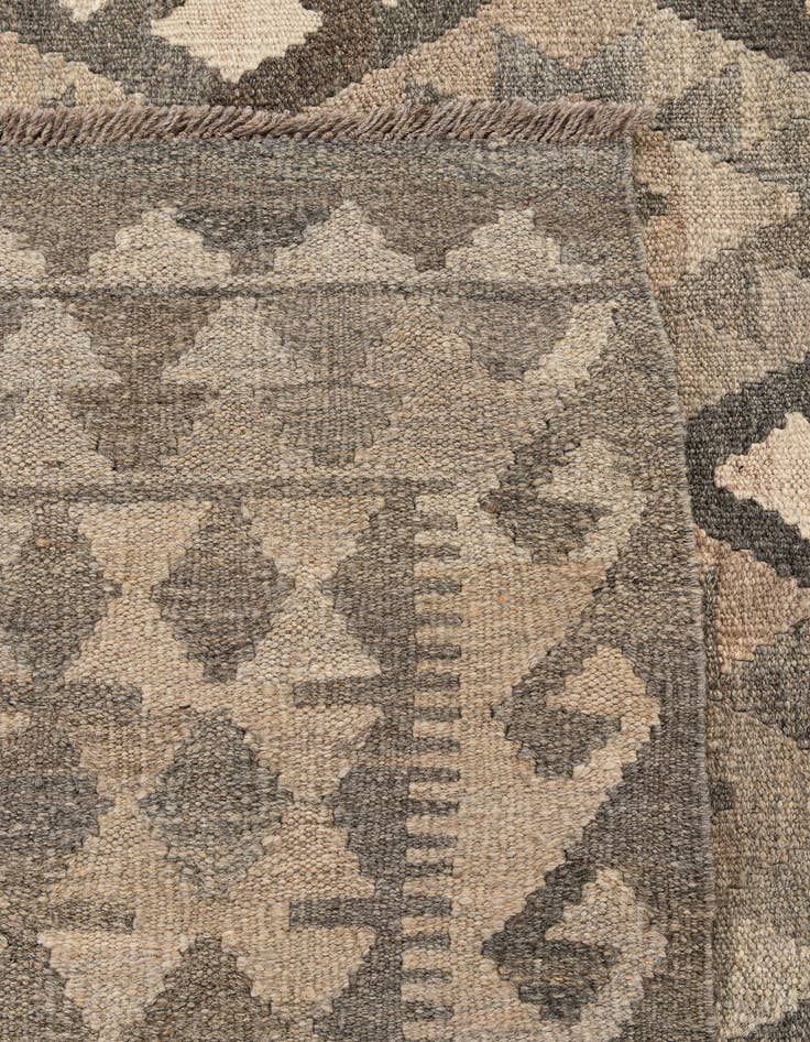 Detail image of  7' 1 x 9' 7  Hand Woven Kilim Maymana Wool Rug