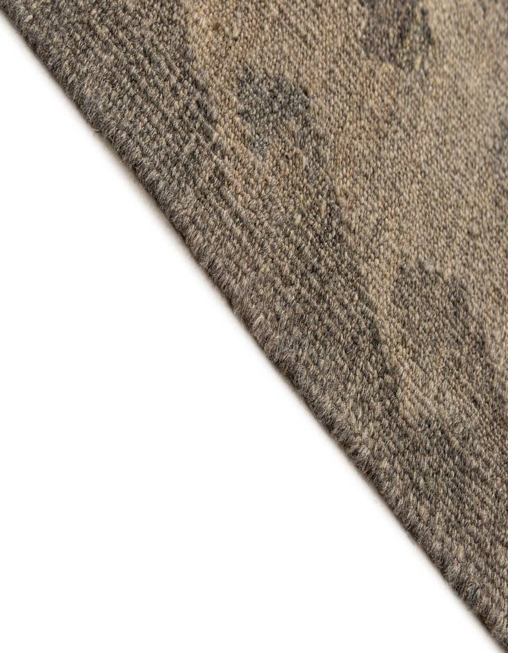 Detail image of  6' 8 x 9' 8  Hand Woven Kilim Maymana Wool Rug