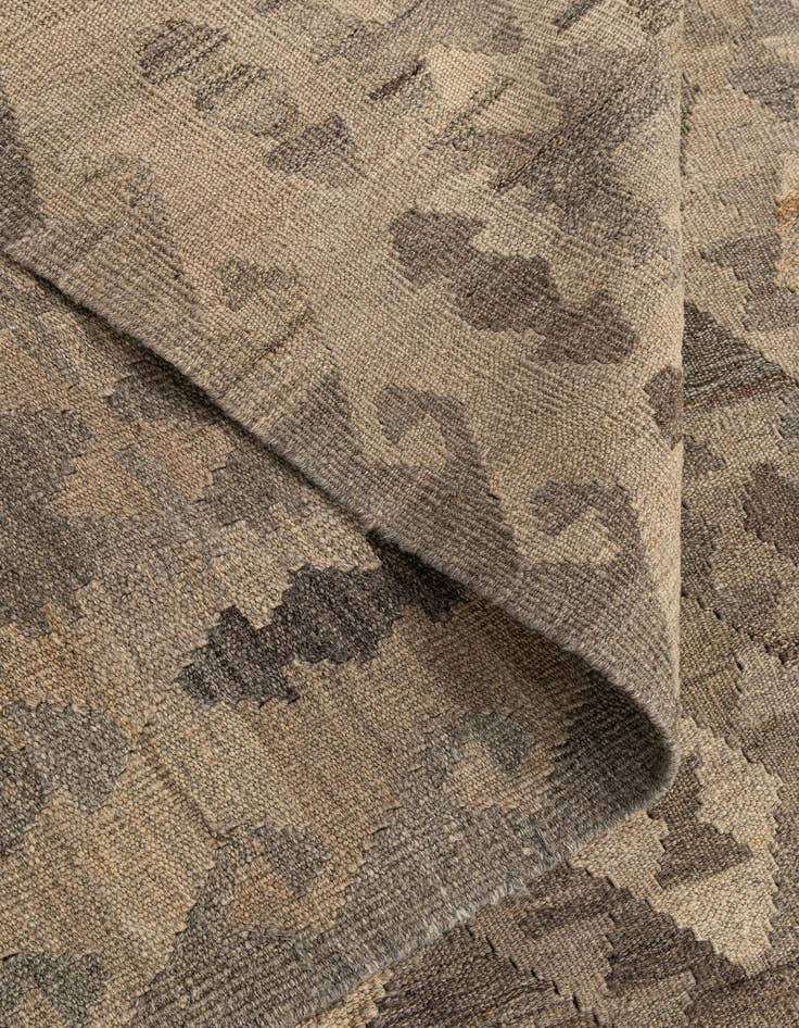 Detail image of  6' 8 x 9' 8  Hand Woven Kilim Maymana Wool Rug