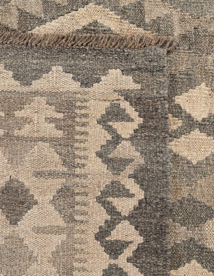 Detail image of  6' 11 x 9' 7  Hand Woven Kilim Maymana Wool Rug