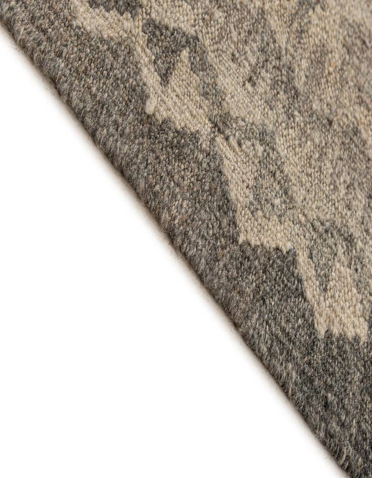 Detail image of  6' 8 x 9' 8  Hand Woven Kilim Maymana Wool Rug