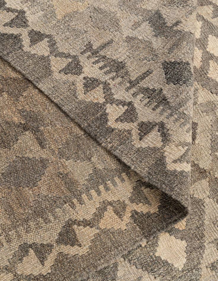 Detail image of  6' 8 x 9' 8  Hand Woven Kilim Maymana Wool Rug