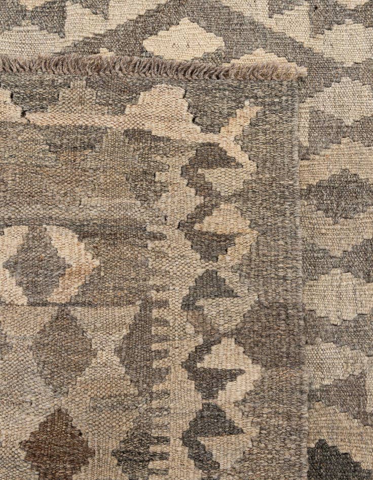 Detail image of  6' 8 x 9' 8  Hand Woven Kilim Maymana Wool Rug