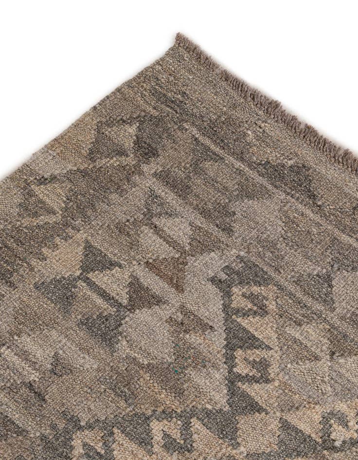 Detail image of  6' 11 x 9' 7  Hand Woven Kilim Maymana Wool Rug