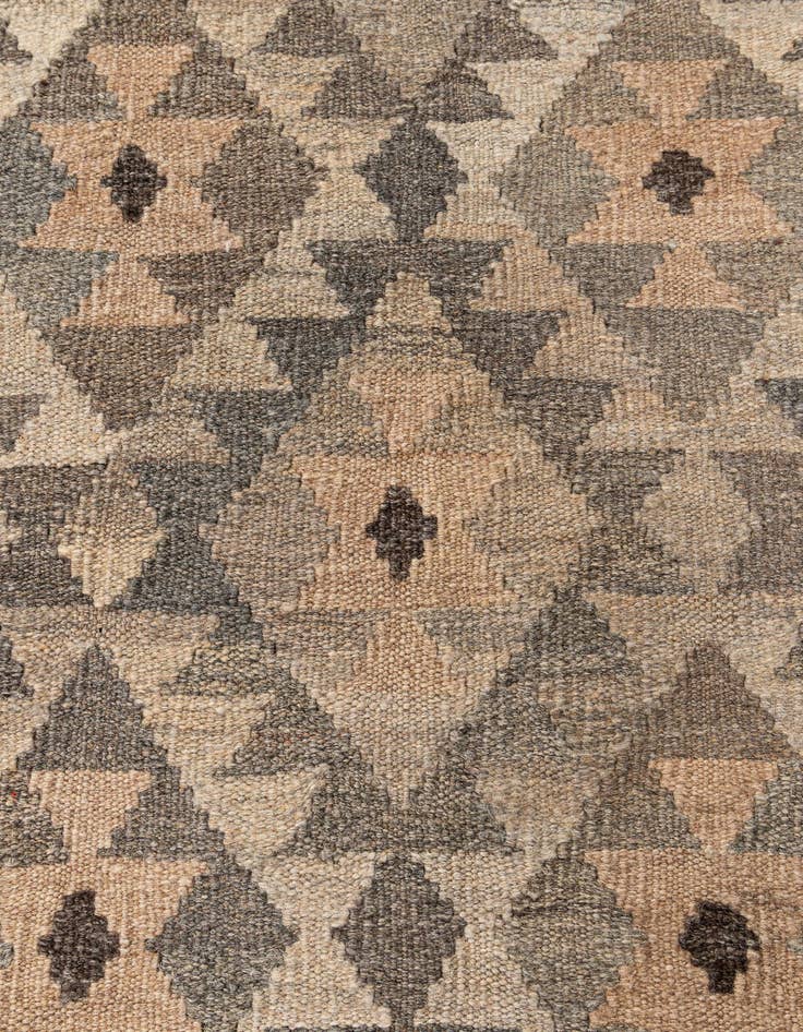Detail image of  6' 11 x 9' 7  Hand Woven Kilim Maymana Wool Rug