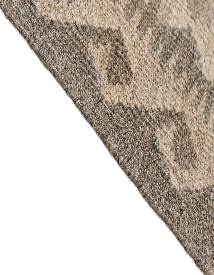 Detail image of  6' 11 x 9' 9  Hand Woven Kilim Maymana Wool Rug