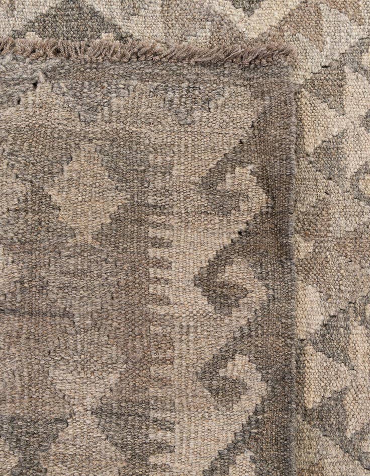 Detail image of  6' 11 x 9' 9  Hand Woven Kilim Maymana Wool Rug