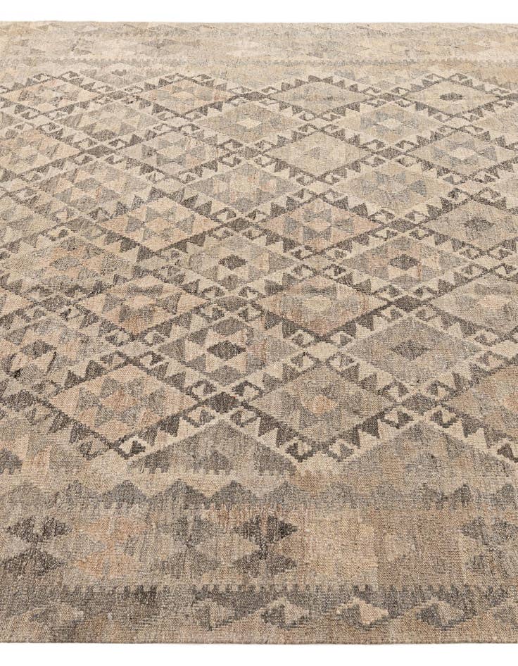 Detail image of  6' 11 x 9' 8  Hand Woven Kilim Maymana Wool Rug