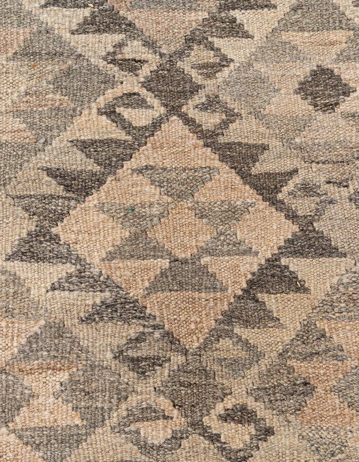 Detail image of  6' 11 x 9' 8  Hand Woven Kilim Maymana Wool Rug