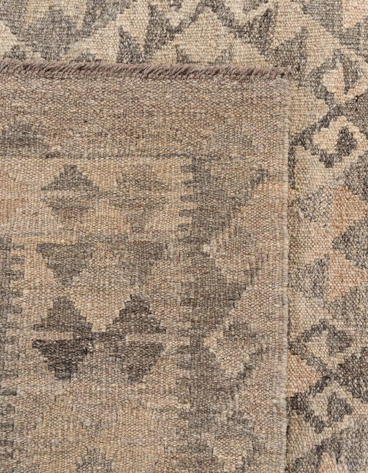 Detail image of  6' 11 x 9' 8  Hand Woven Kilim Maymana Wool Rug