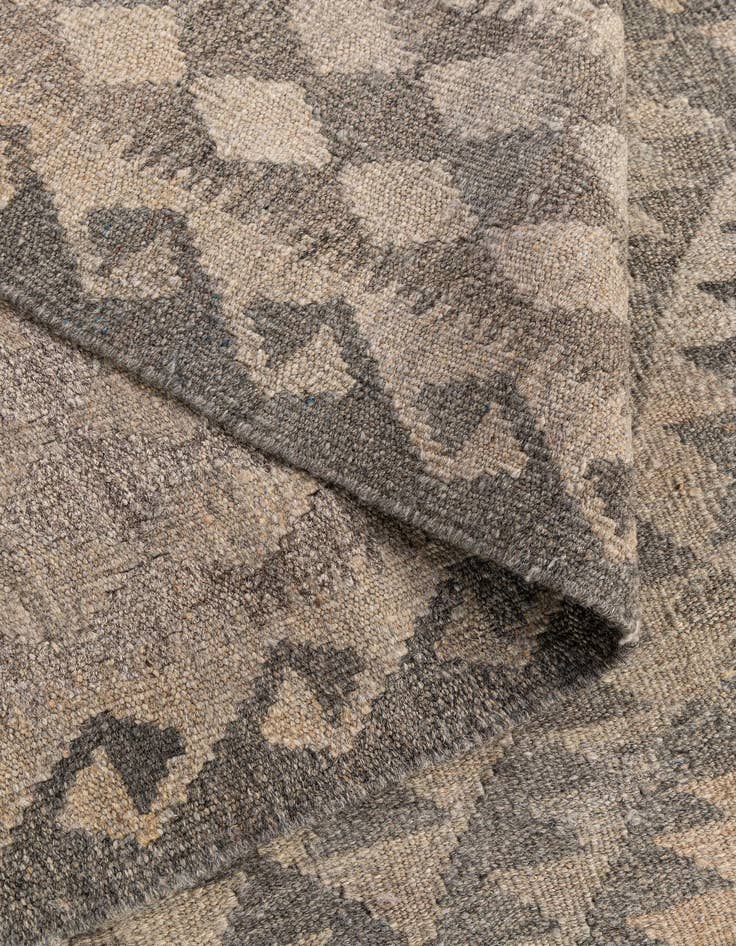 Detail image of  6' 11 x 9' 9  Hand Woven Kilim Maymana Wool Rug