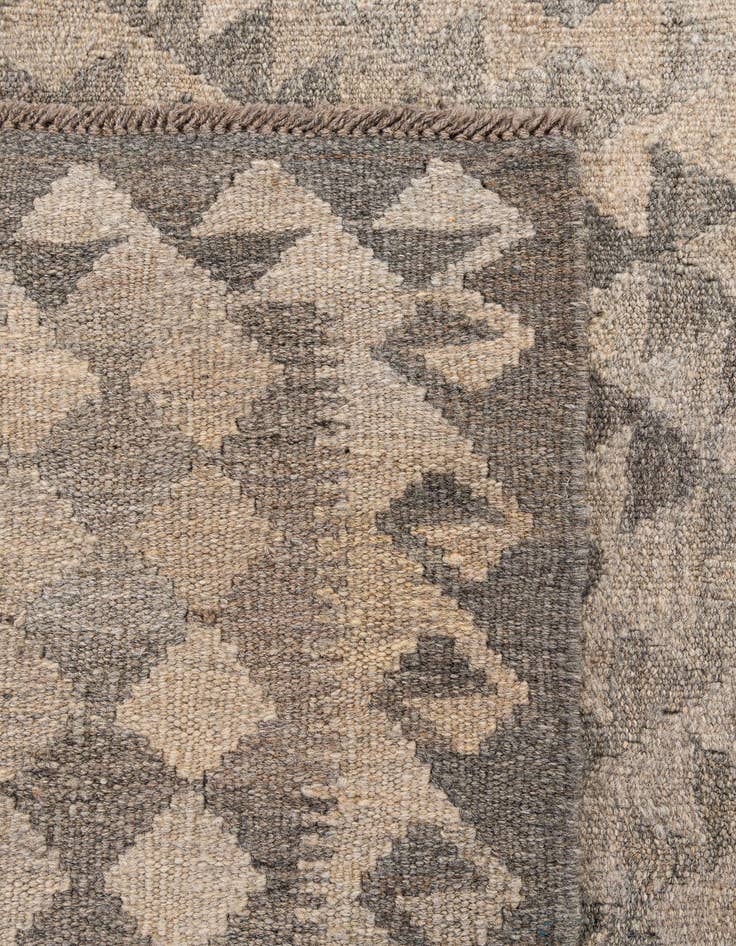 Detail image of  6' 11 x 9' 9  Hand Woven Kilim Maymana Wool Rug