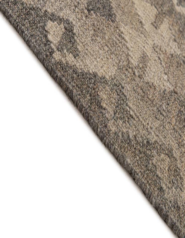 Detail image of  6' 11 x 9' 8  Hand Woven Kilim Maymana Wool Rug