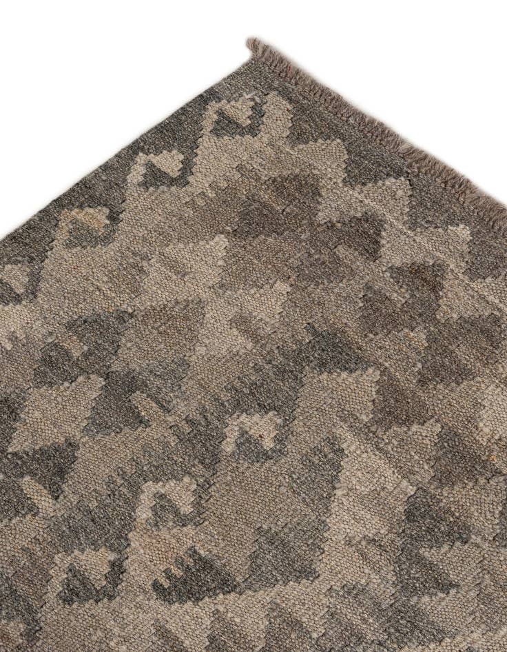 Detail image of  6' 11 x 9' 8  Hand Woven Kilim Maymana Wool Rug