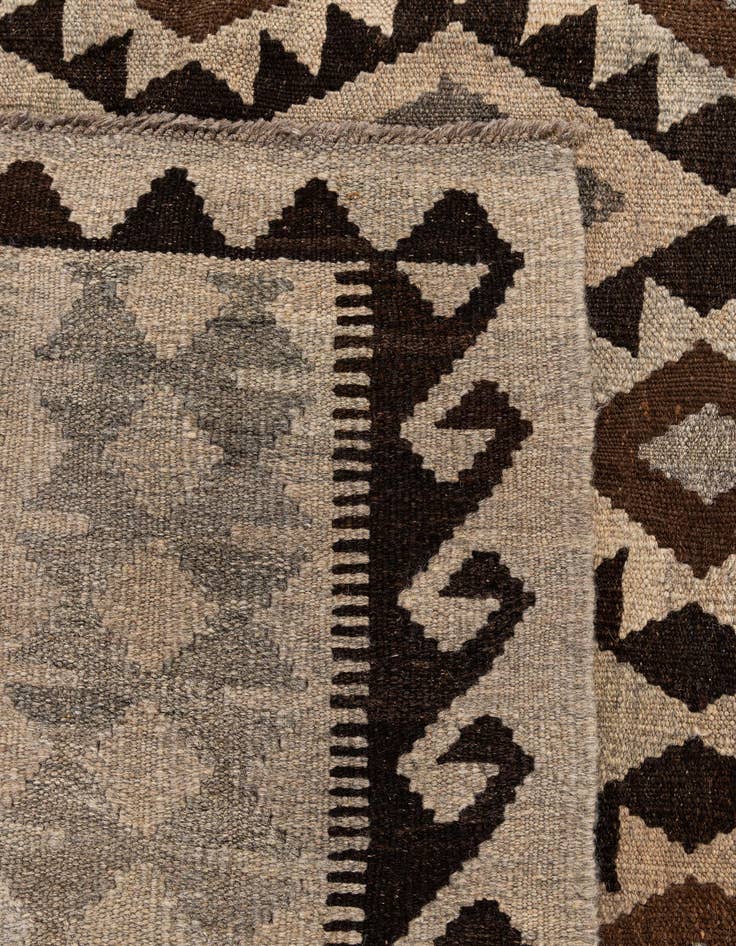 Detail image of  6' 10 x 9' 8  Hand Woven Kilim Maymana Wool Rug