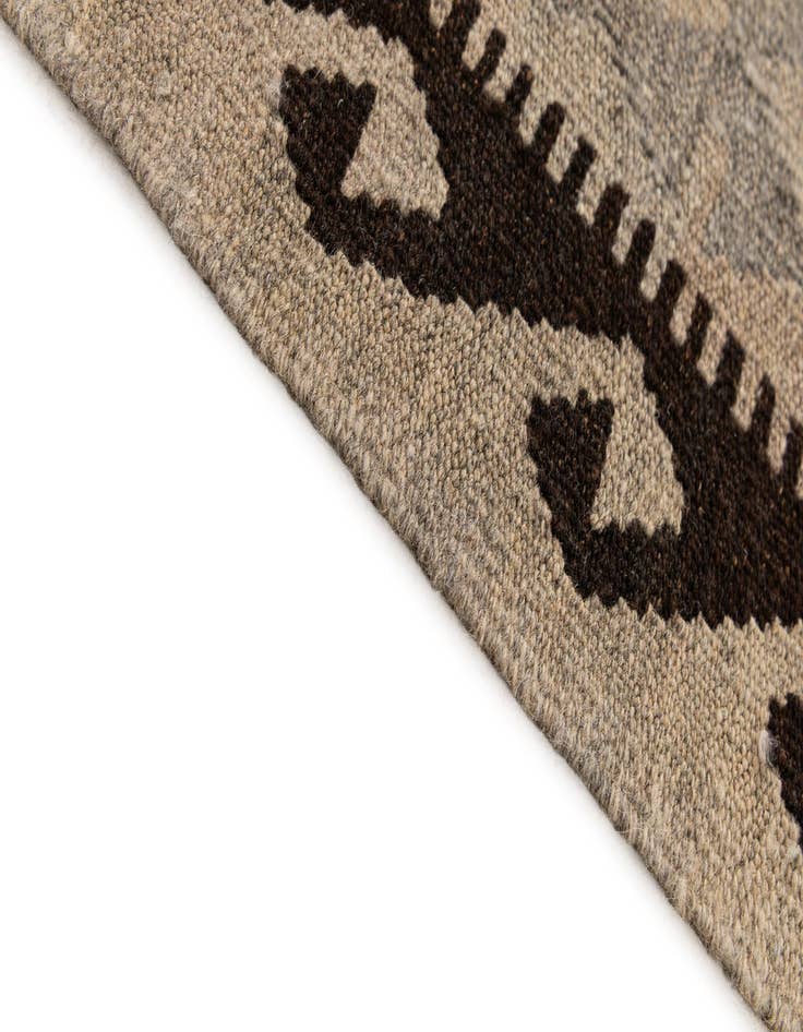 Detail image of  6' 10 x 9' 8  Hand Woven Kilim Maymana Wool Rug