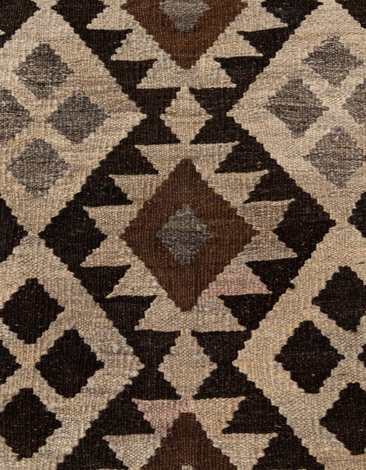 Detail image of  6' 10 x 9' 8  Hand Woven Kilim Maymana Wool Rug