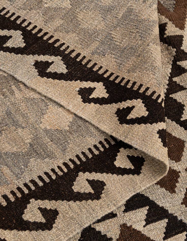 Detail image of  6' 10 x 9' 8  Hand Woven Kilim Maymana Wool Rug