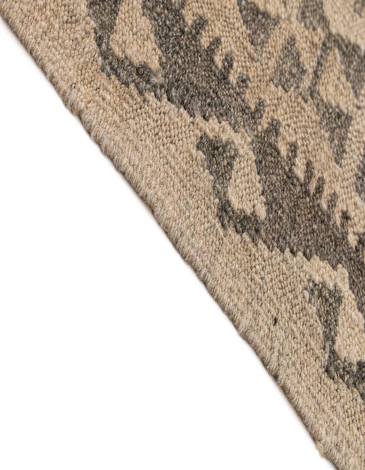 Detail image of  6' 10 x 9' 8  Hand Woven Kilim Maymana Wool Rug