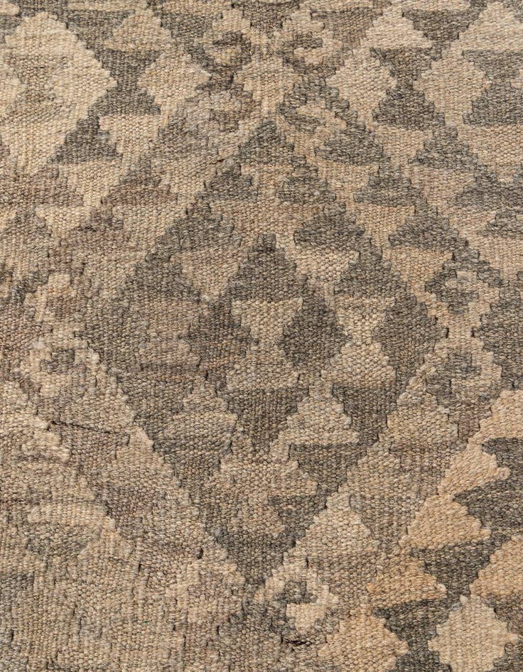 Detail image of  6' 10 x 9' 8  Hand Woven Kilim Maymana Wool Rug